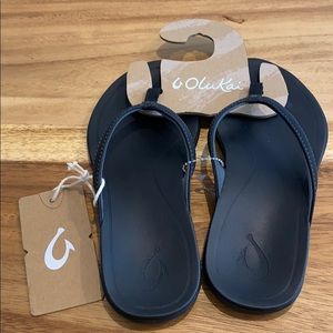 Olukai sandals/Flip flops